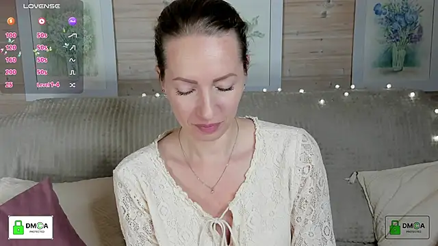 Queenymel online show from October 2025 03:29:02 PM