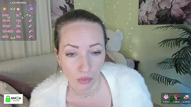 Queenymel online show from February 2026 04:39:02 PM