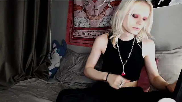 Alien Bella online show from May 2026 11:11:01 PM
