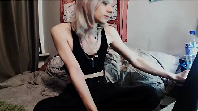 Snapshot of Alien_Bella chatting on July 2026 09:11:01 PM Alien Bella online show from July 2026 09:11:01 PM