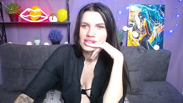 Snapshot of MilaLoona chatting on January 2025 01:15:01 PM MilaLoona online show from January 2025 01:15:01 PM