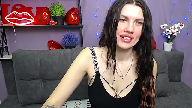 Snapshot of MilaLoona chatting on March 2025 07:23:02 AM MilaLoona online show from March 2025 07:23:02 AM