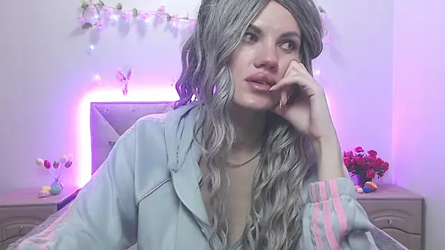 Snapshot of MilaLoona chatting on March 2026 06:07:01 PM MilaLoona online show from March 2026 06:07:01 PM