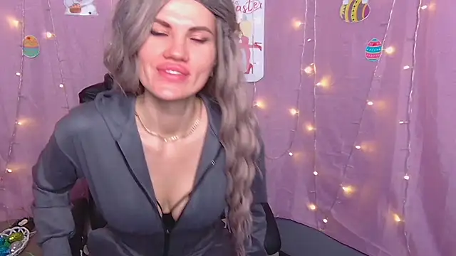 Snapshot of MilaLoona chatting on March 2026 06:25:01 AM MilaLoona online show from March 2026 06:25:01 AM