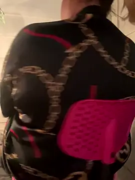 Snapshot of BigFineSelena chatting on October 2025 03:50:02 AM BigFineSelena online show from October 2025 03:50:02 AM