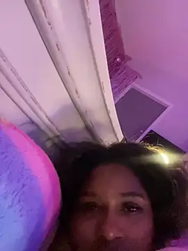BigFineSelena online show from April 2026 04:21:02 AM