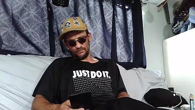 goodick4u28 online show from April 2026 05:08:02 PM