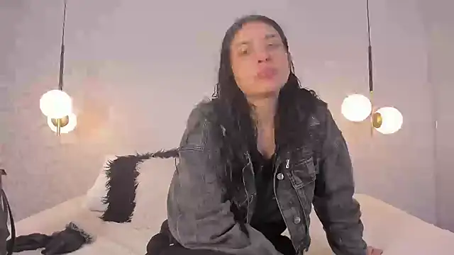 dayra angels online show from October 2025 09:13:01 PM