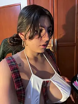 loolla 23 online show from February 2025 02:09:02 AM