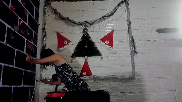 sarasandle online show from December 2024 02:37:01 PM