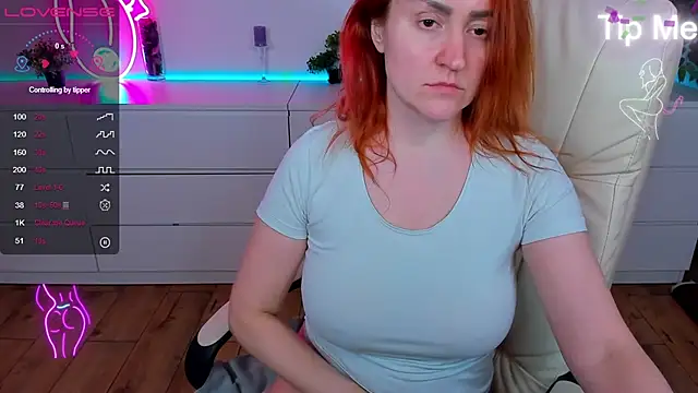 Snapshot of Kamilla_Hot chatting on March 2025 07:05:01 PM Kamilla Hot online show from March 2025 07:05:01 PM