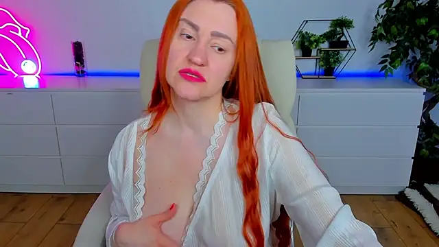 Snapshot of Kamilla_Hot chatting on February 2026 06:37:01 AM Kamilla Hot online show from February 2026 06:37:01 AM