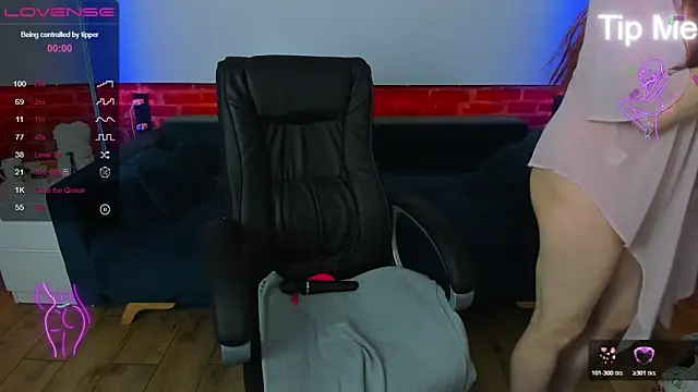 Snapshot of Kamilla_Hot chatting on March 2026 06:58:01 PM Kamilla Hot online show from March 2026 06:58:01 PM