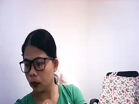 Snapshot of pinay_milfxx chatting on November 2025 12:11:02 AM pinay milfxx online show from November 2025 12:11:02 AM