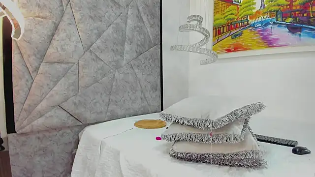 AmandaNordby  online show from February 2025 01:32:01 AM