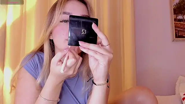 Assh lee  online show from December 2025 12:57:02 PM