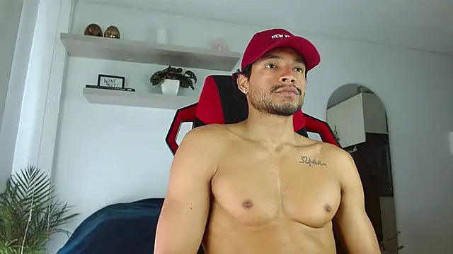 Snapshot of Robyn_Miller chatting on October 2025 02:14:01 PM Robyn Miller online show from October 2025 02:14:01 PM