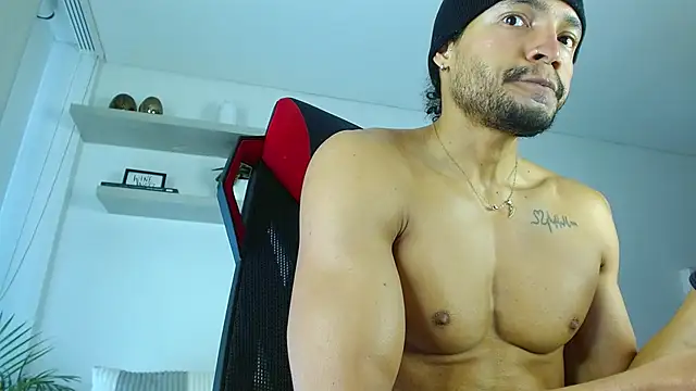 Snapshot of Robyn_Miller chatting on October 2025 01:53:02 PM Robyn Miller online show from October 2025 01:53:02 PM