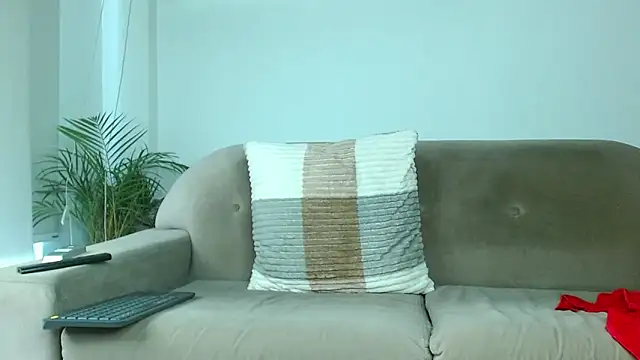 Snapshot of Robyn_Miller chatting on October 2025 12:58:01 PM Robyn Miller online show from October 2025 12:58:01 PM