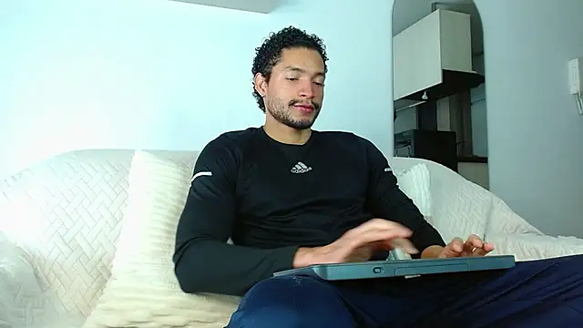 Snapshot of Robyn_Miller chatting on October 2025 02:16:02 PM Robyn Miller online show from October 2025 02:16:02 PM