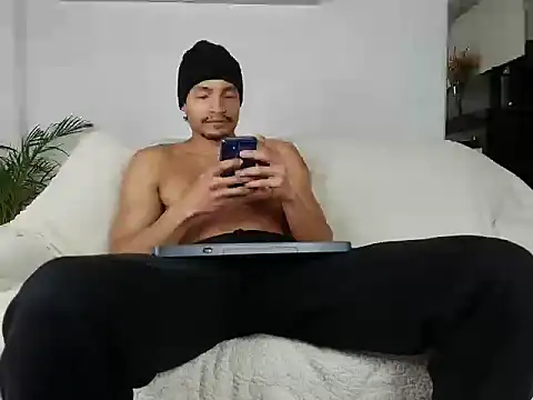 Snapshot of Robyn_Miller chatting on October 2025 07:56:02 PM Robyn Miller online show from October 2025 07:56:02 PM