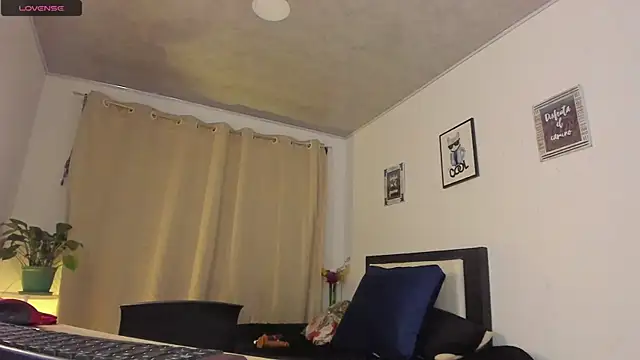 alicia rouusel online show from December 2024 12:13:01 AM