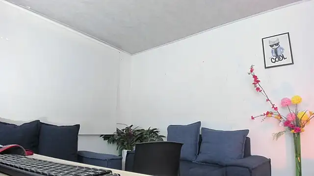 alicia rouusel online show from October 2025 12:33:02 AM