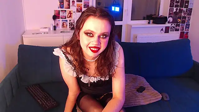 Snapshot of ursula_davis chatting on December 2024 06:59:01 PM ursula davis online show from December 2024 06:59:01 PM