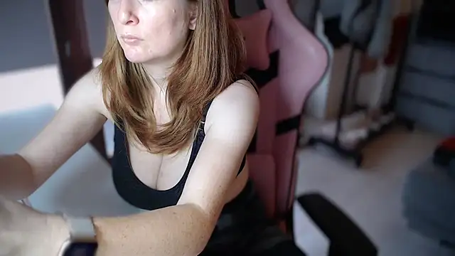 Snapshot of Exotic-Desire chatting on November 2025 10:36:02 AM Exotic-Desire online show from November 2025 10:36:02 AM