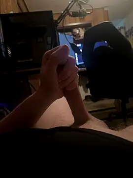 Snapshot of whitestroker chatting on October 2025 04:31:01 PM whitestroker online show from October 2025 04:31:01 PM