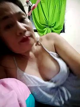 Snapshot of Sofiafuckbabes chatting on December 2024 01:07:02 PM Sofiafuckbabes online show from December 2024 01:07:02 PM