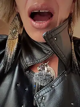 sexymarilyncolombia online show from February 2026 03:12:01 PM