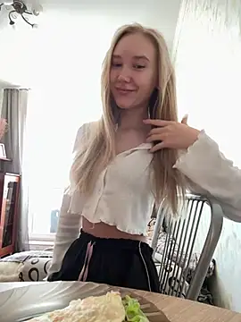 Snapshot of MariaTull chatting on March 2026 06:31:02 AM MariaTull online show from March 2026 06:31:02 AM