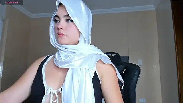 Snapshot of Bashira_Ahmad chatting on December 2024 04:55:02 AM Bashira Ahmad online show from December 2024 04:55:02 AM