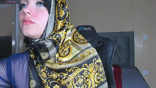 Snapshot of Bashira_Ahmad chatting on February 2025 03:39:02 AM Bashira Ahmad online show from February 2025 03:39:02 AM