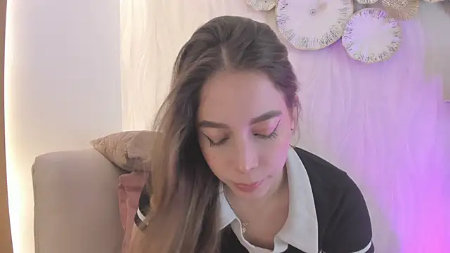 Meredit Lane online show from June 2026 07:23:01 PM