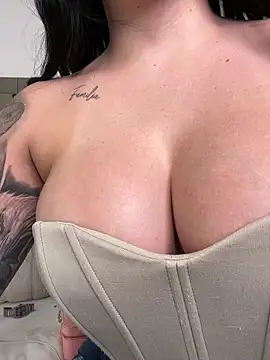 Snapshot of ALISSON_FOXXX1 chatting on February 2026 10:50:01 PM ALISSON FOXXX1 online show from February 2026 10:50:01 PM