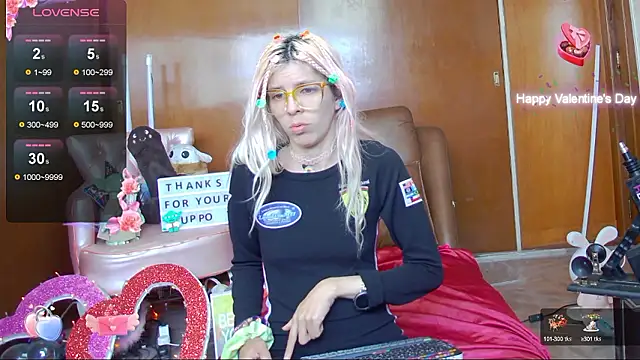 Snapshot of Skinygirl chatting on December 2024 07:25:02 PM Skinygirl online show from December 2024 07:25:02 PM