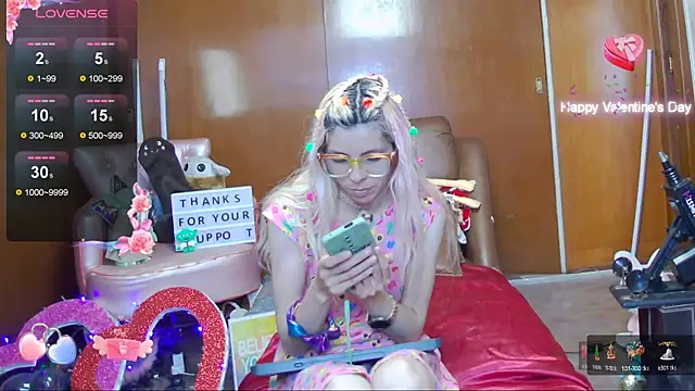 Snapshot of Skinygirl chatting on December 2024 10:37:01 PM Skinygirl online show from December 2024 10:37:01 PM
