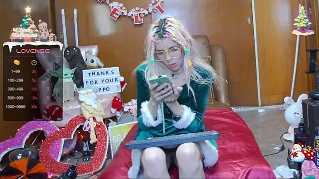 Snapshot of Skinygirl chatting on December 2024 01:15:02 AM Skinygirl online show from December 2024 01:15:02 AM