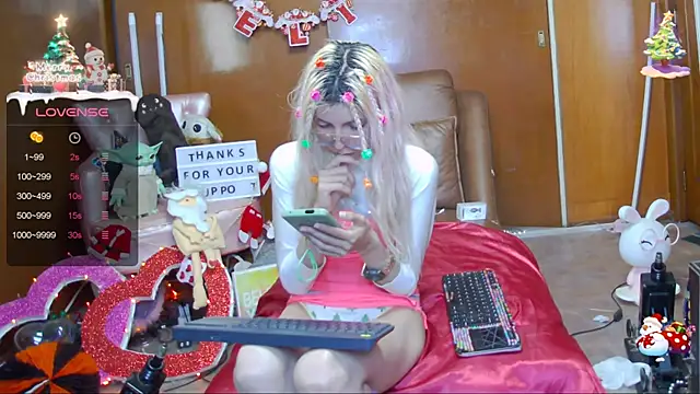 Snapshot of Skinygirl chatting on December 2024 03:51:02 AM Skinygirl online show from December 2024 03:51:02 AM