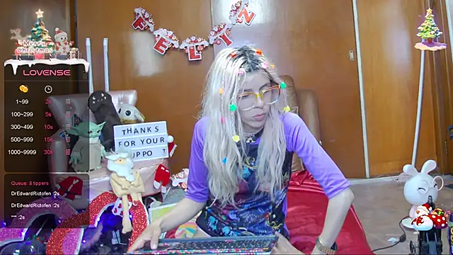 Snapshot of Skinygirl chatting on December 2024 03:03:01 AM Skinygirl online show from December 2024 03:03:01 AM