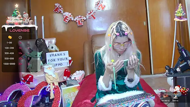 Snapshot of Skinygirl chatting on December 2024 12:11:02 AM Skinygirl online show from December 2024 12:11:02 AM