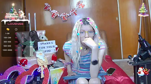 Snapshot of Skinygirl chatting on December 2024 10:34:01 PM Skinygirl online show from December 2024 10:34:01 PM