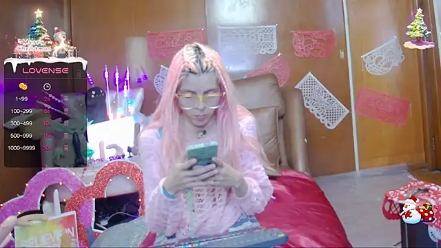 Snapshot of Skinygirl chatting on February 2025 11:59:02 PM Skinygirl online show from February 2025 11:59:02 PM