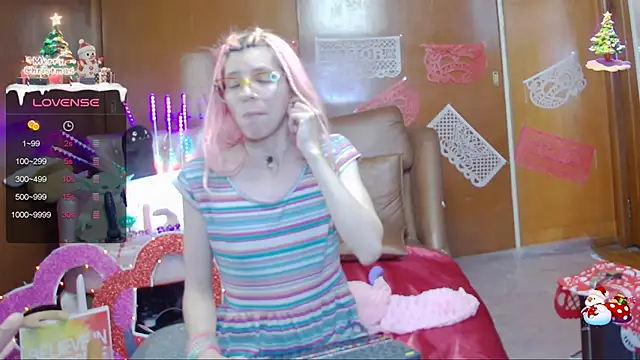 Snapshot of Skinygirl chatting on February 2025 03:02:02 AM Skinygirl online show from February 2025 03:02:02 AM