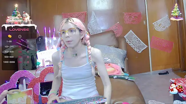 Snapshot of Skinygirl chatting on February 2025 01:19:02 AM Skinygirl online show from February 2025 01:19:02 AM