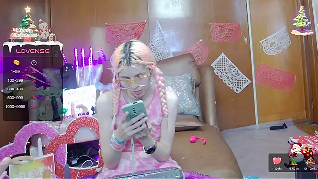 Snapshot of Skinygirl chatting on February 2025 11:42:01 PM Skinygirl online show from February 2025 11:42:01 PM