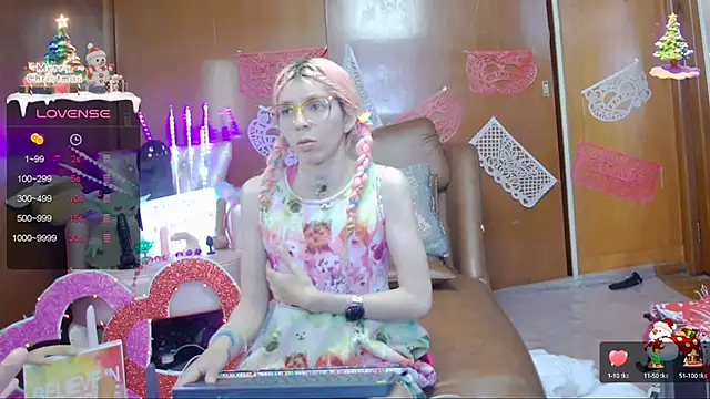 Snapshot of Skinygirl chatting on February 2025 11:53:02 PM Skinygirl online show from February 2025 11:53:02 PM
