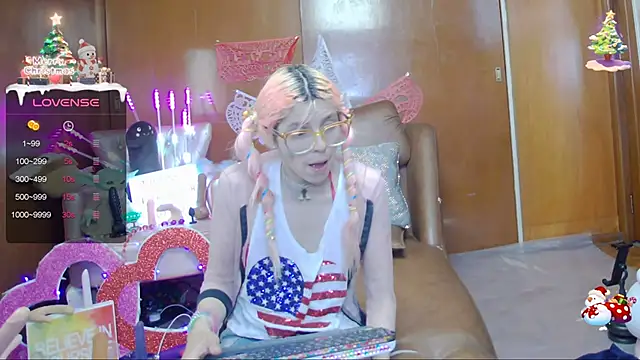 Snapshot of Skinygirl chatting on February 2025 01:03:02 AM Skinygirl online show from February 2025 01:03:02 AM